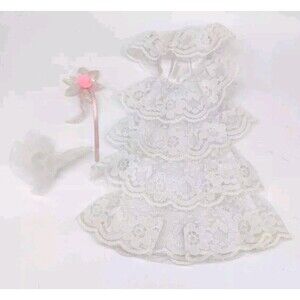 Vintage 1990 The Bridal Collection Barbie Wedding Dress Bouquet Vale #779 Mattel
